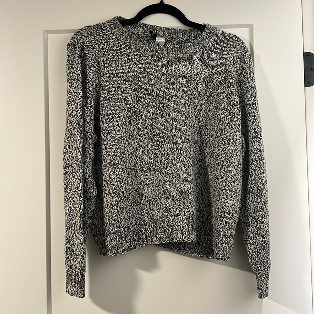 Gray/White Sweater Cozy